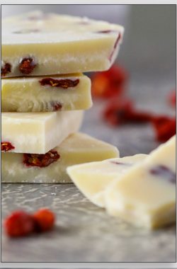 TORRAS bela čokolada sa goji bobicama