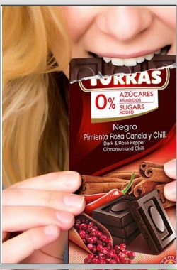 TORRAS crna čokolada sa crvenim biberom, cimetom i čilijem